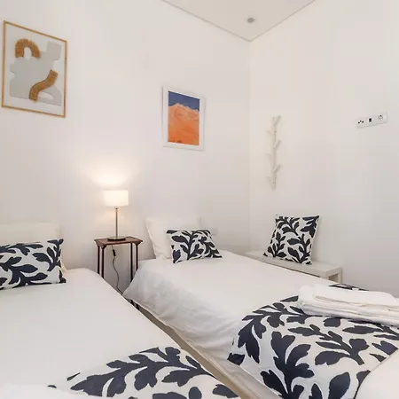 Casa Camarinhas Bed & Breakfast *